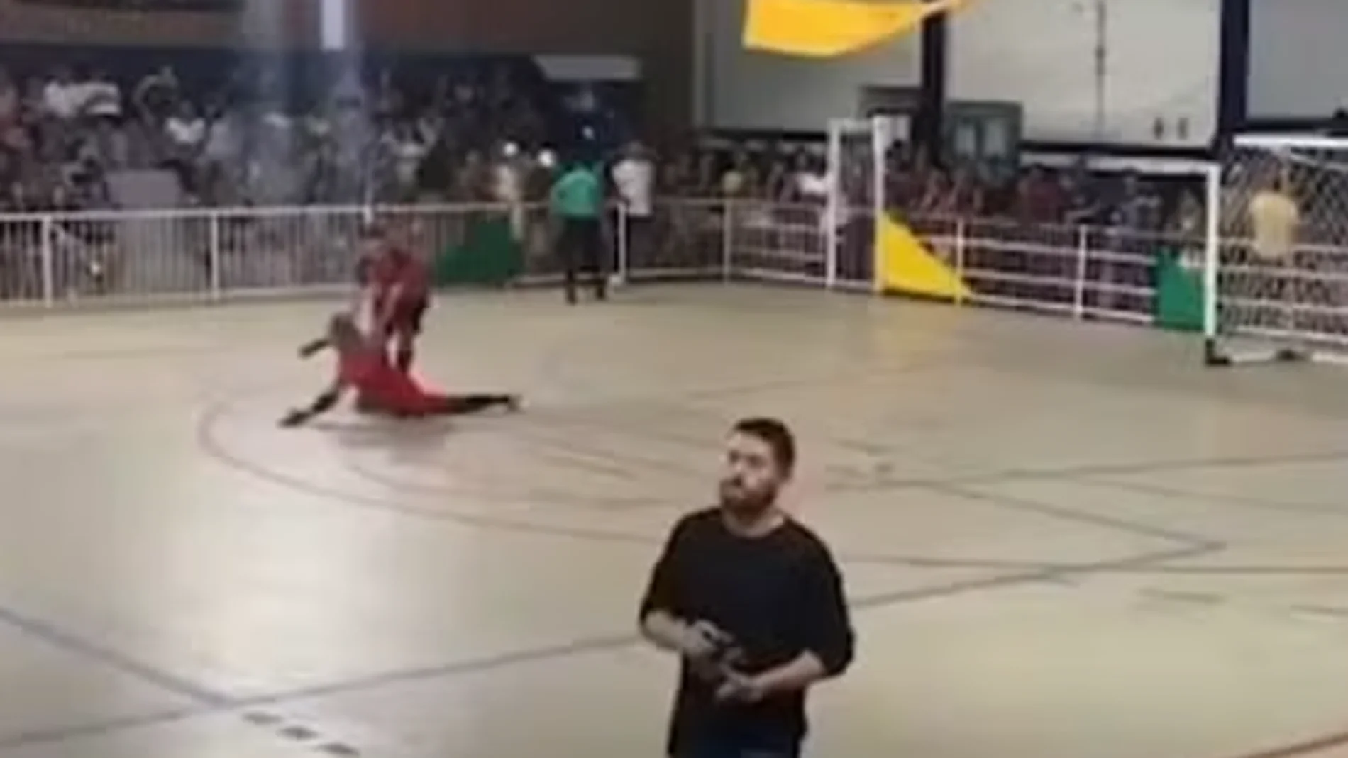 Tragedia en el fútbol: muere un portero tras parar un penalti