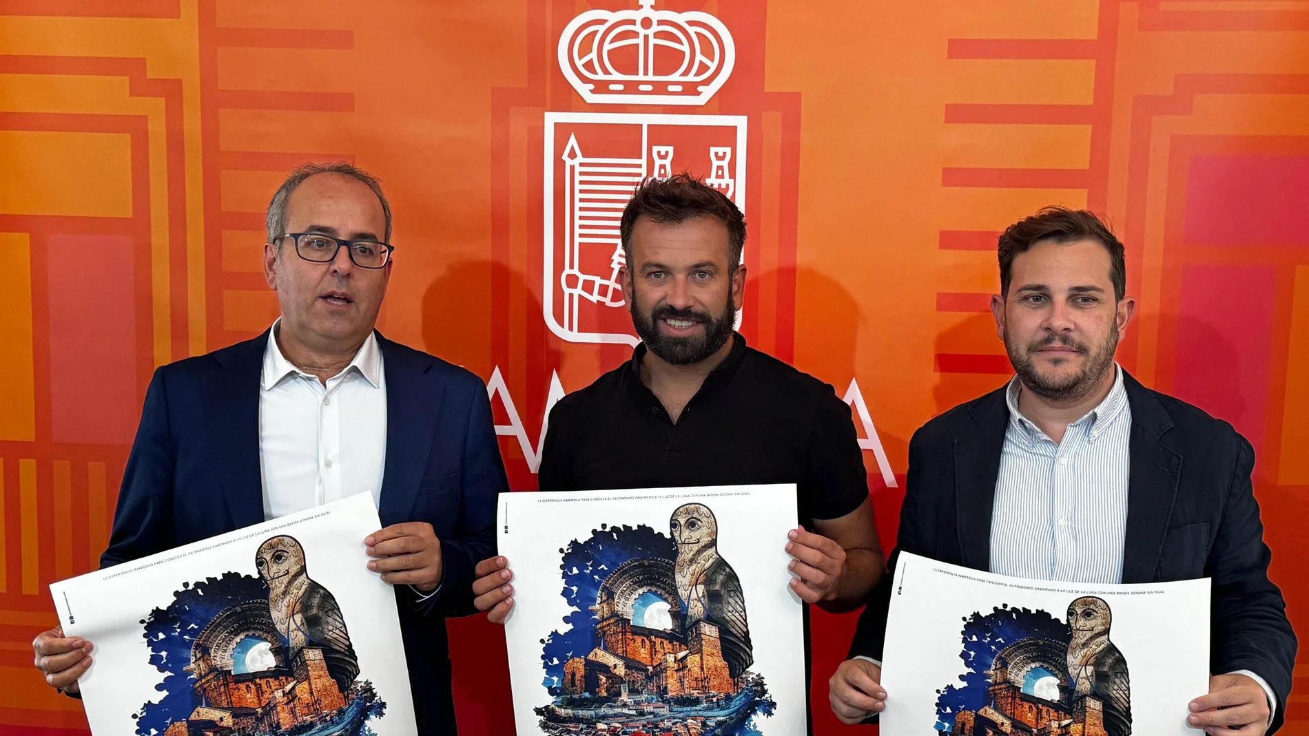 (I a D) El director de la Fundación, Juan Carlos López; el primer teniente de alcalde del Ayuntamiento, David Gago y Víctor López, vicepresidente primero de la Diputación de Zamora y diputado provincial de Turismo y Cultura y en la presentación de la ‘Noche blanca del románico’
