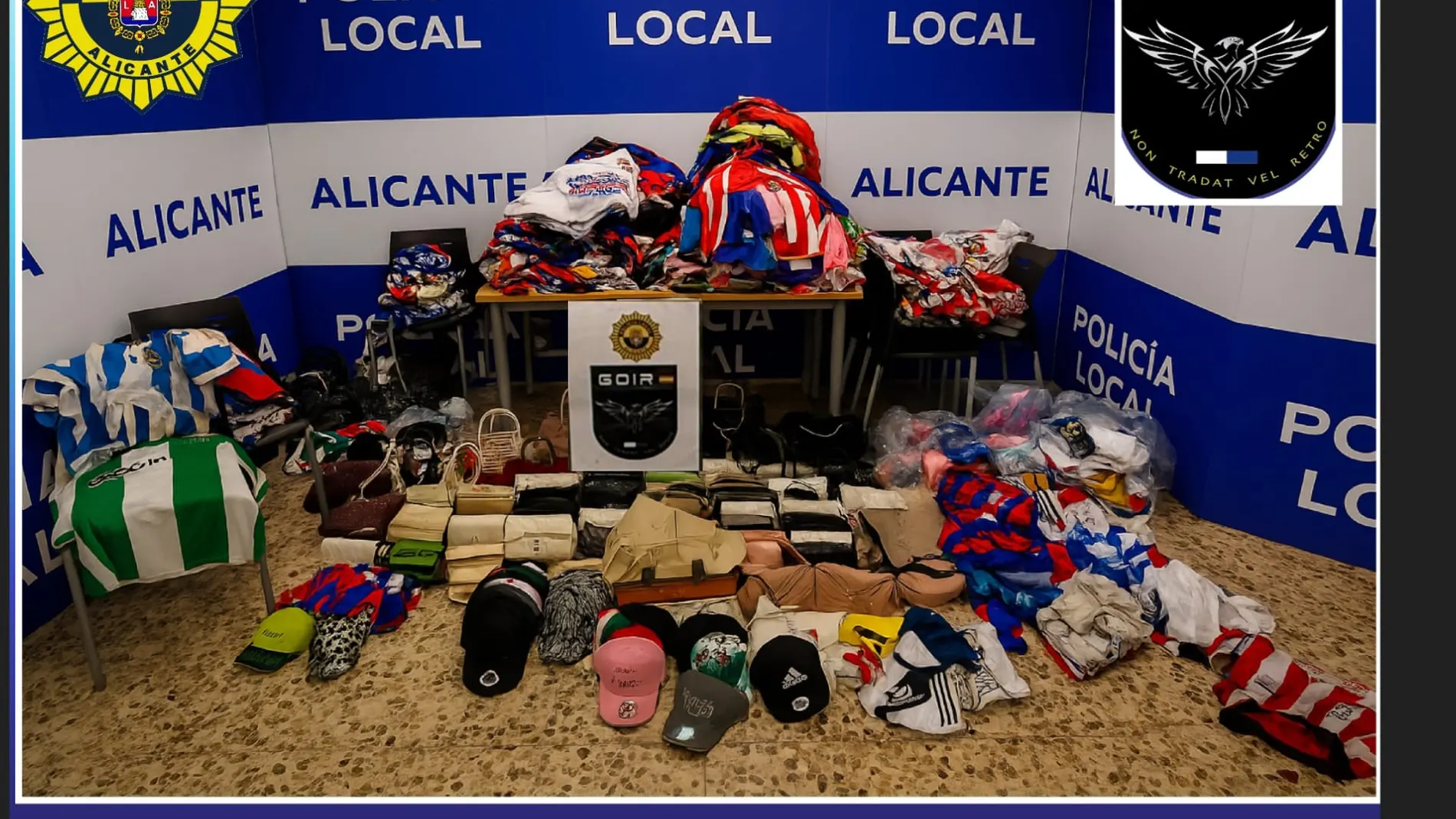 Imagen de los productos falsificados intervenidos en Alicante antes de su venta en el "top manta"