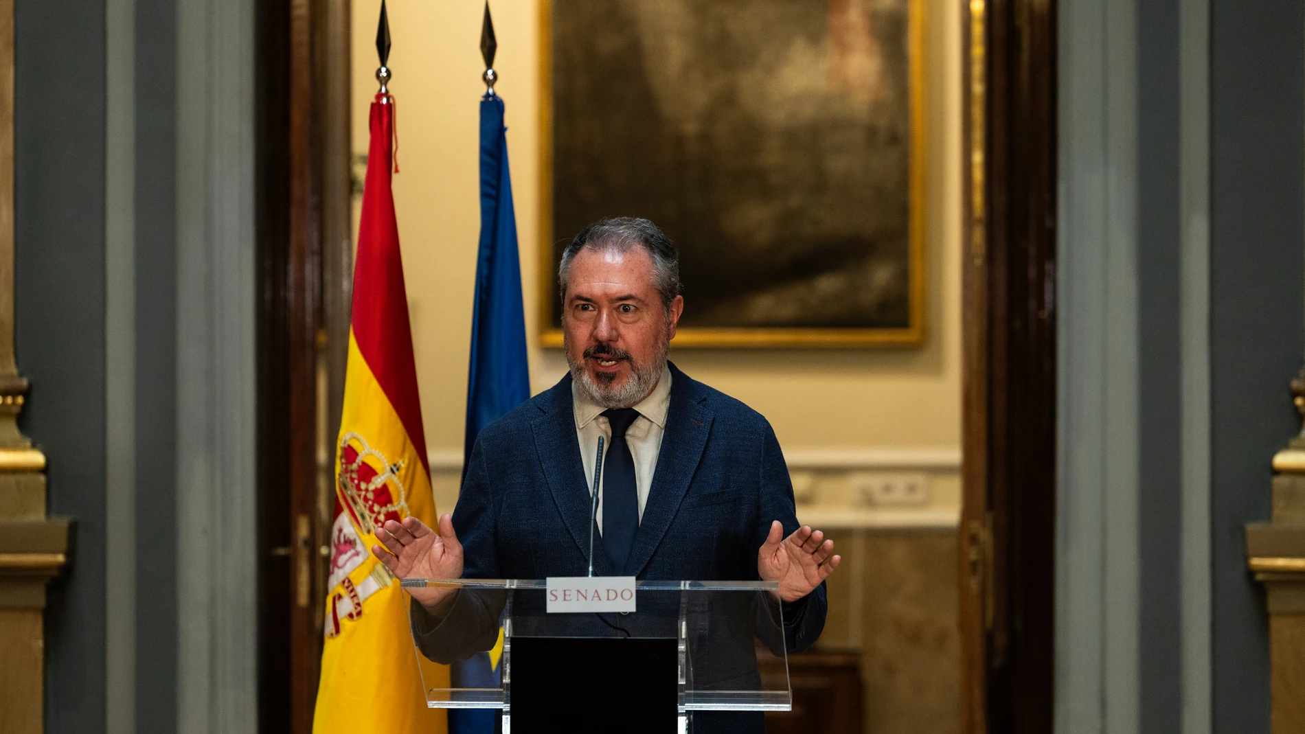 El portavoz del PSOE en el Senado, Juan Espadas, durante una rueda de prensa, en el Senado, a 4 de septiembre de 2025, en Madrid (España). El portavoz del PSOE en el Senado, Juan Espadas, ha vuelto a reprochar al PP que hiciera uso de su mayoría en la Cámara Alta para aprobar la reforma del Reglamento que obliga al presidente del Gobierno, Pedro Sánchez, a acudir una vez al mes a las sesiones de control, algo que ha insistido en calificar como inconstitucionalidad. 04 SEPTIEMBRE 2025;PSOE;SE...