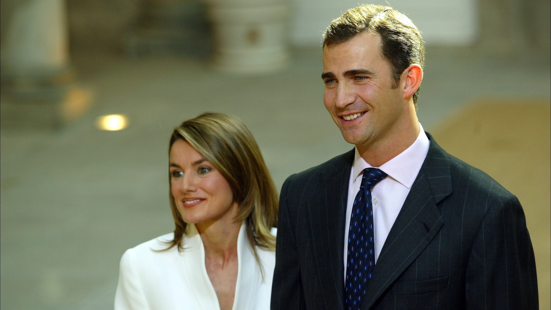El traje blanco de la pedida de mano de Letizia.