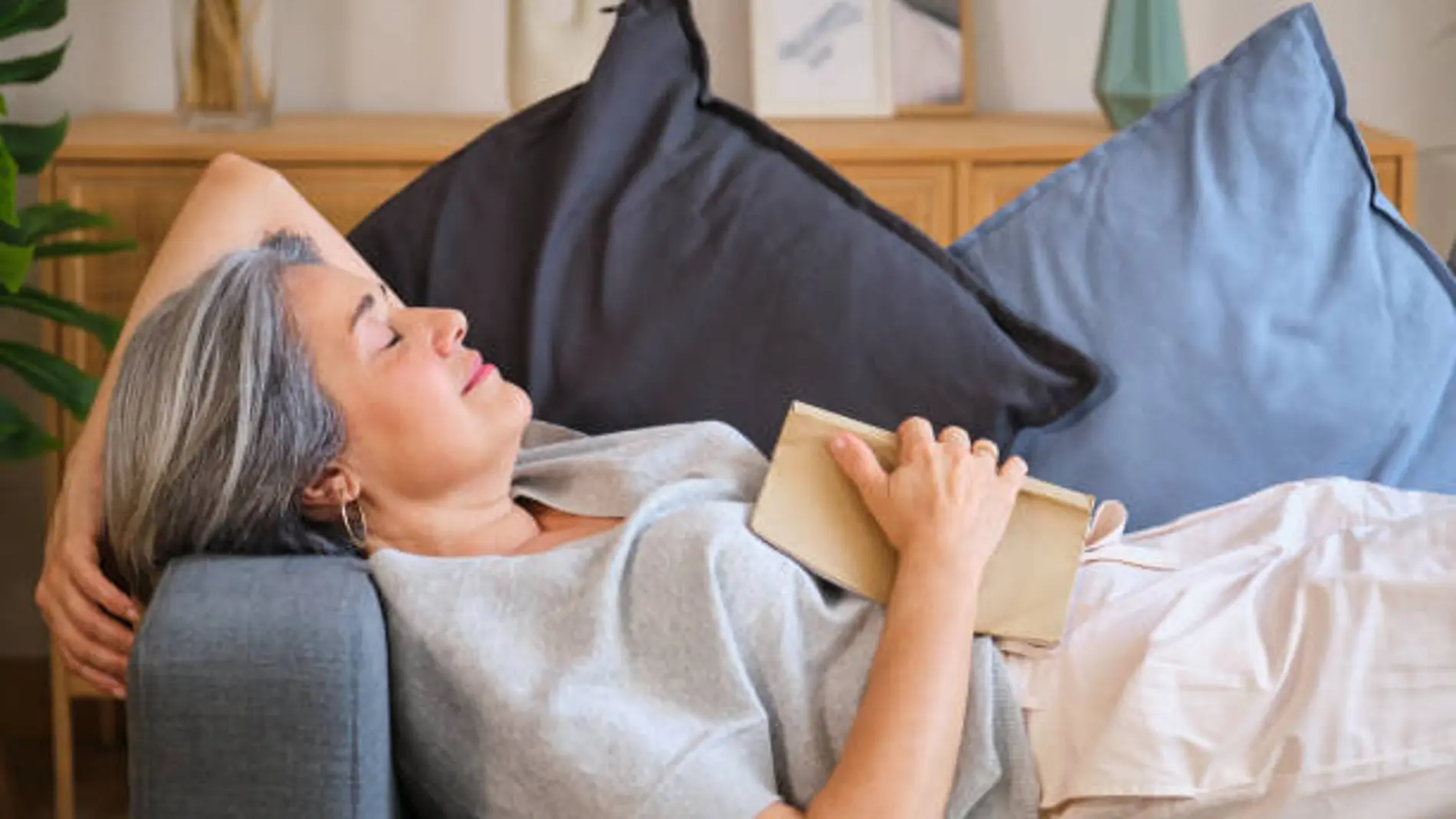 ¿Qué pasa en tu cerebro después de una siesta a mitad del día?