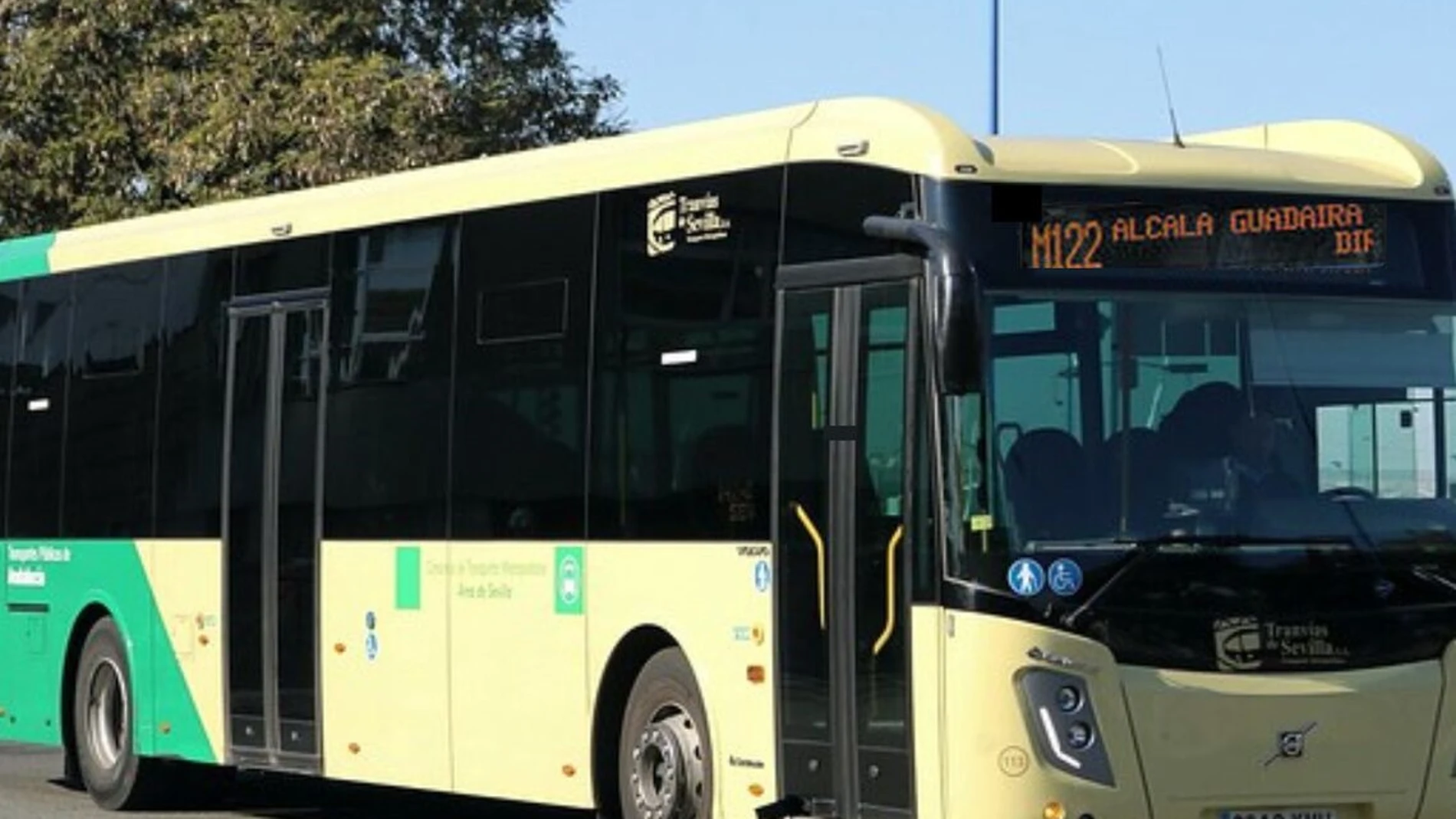 Un vehículo de la línea interubana M-122.REMITIDA / HANDOUT por AYTO.DE ALCALÁFotografía remitida a medios de comunicación exclusivamente para ilustrar la noticia a la que hace referencia la imagen, y citando la procedencia de la imagen en la firma04/09/2025