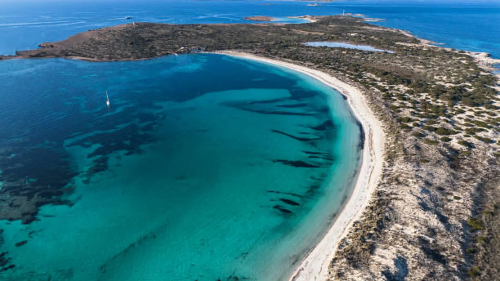 La isla de Baleares sin habitantes con playas caribeñas y que casi nadie conoce