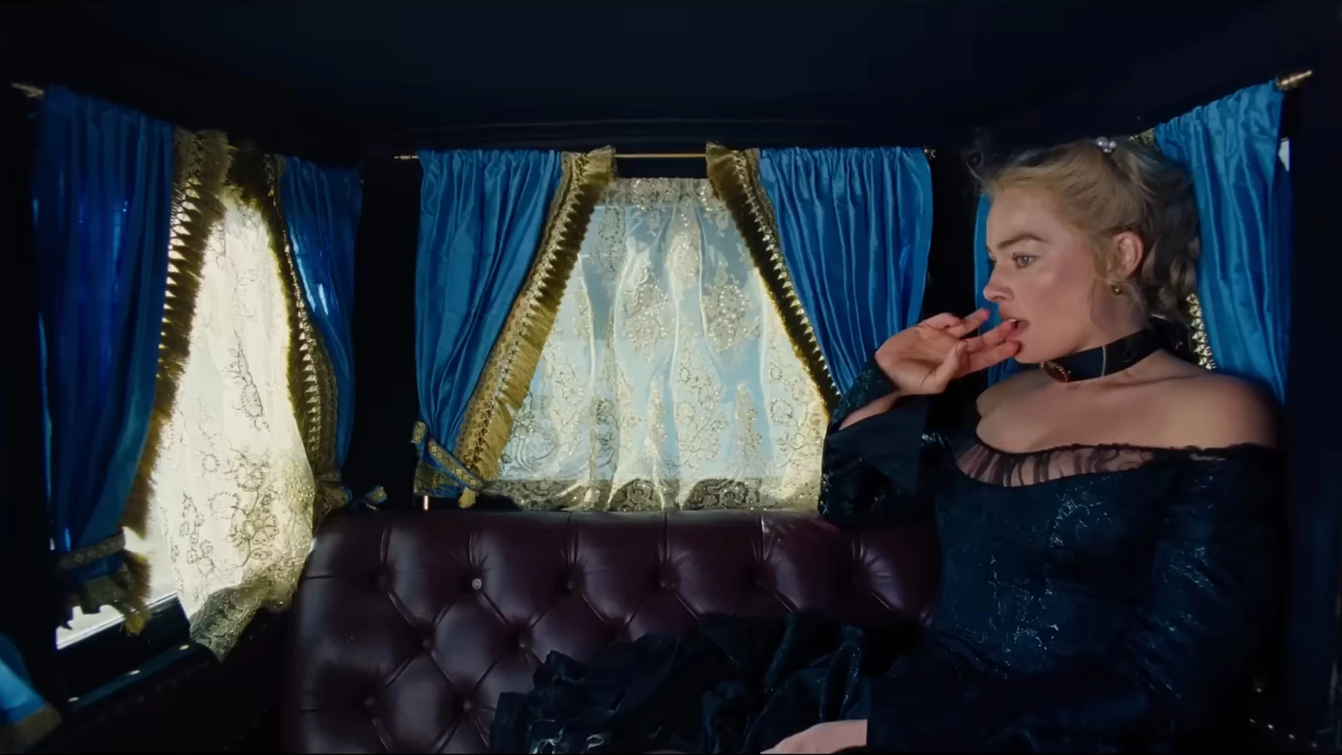 Margot Robbie protagoniza la versión más erótica y espectacular de 'Cumbres borrascosas': tráiler y fecha de estreno