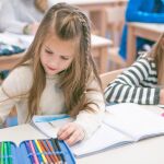 Las ayudas de hasta 200 euros para material escolar del próximo curso se pueden solicitar desde mañana