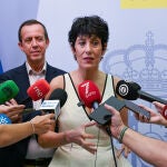 Elma Saiz asiste a un encuentro con los responsables provinciales de la Seguridad Social y Extranjería