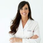 Natalia Jiménez, dermatóloga: "Si quieres potenciar el colágeno, apuesta por cremas con péptidos y no con colágeno"