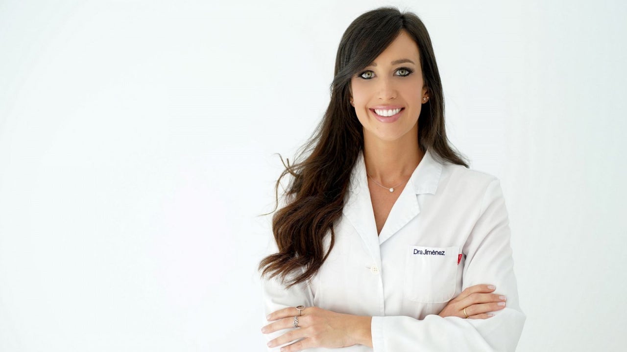 Natalia Jiménez, dermatóloga: "Si quieres potenciar el colágeno, apuesta por cremas con péptidos y no con colágeno"