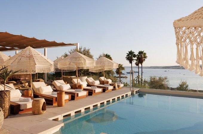 El paraíso griego llega a Málaga: Eva Estepona, un restaurante único en la Costa del Sol