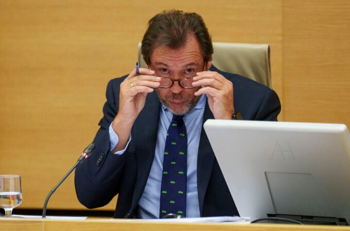 Óscar Puente comparece en la Comisión de Transportes del Congreso. David Jar