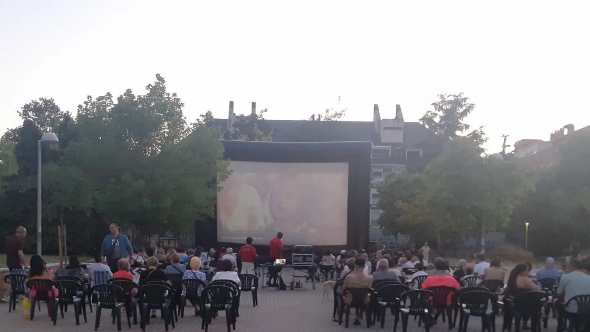 Más de 6.000 espectadores asisten al cine de verano de Hortaleza en diferentes parques REMITIDA / HANDOUT por AYUNTAMIENTO DE MADRID Fotografía remitida a medios de comunicación exclusivamente para ilustrar la noticia a la que hace referencia la imagen, y citando la procedencia de la imagen en la firma 03/09/2025