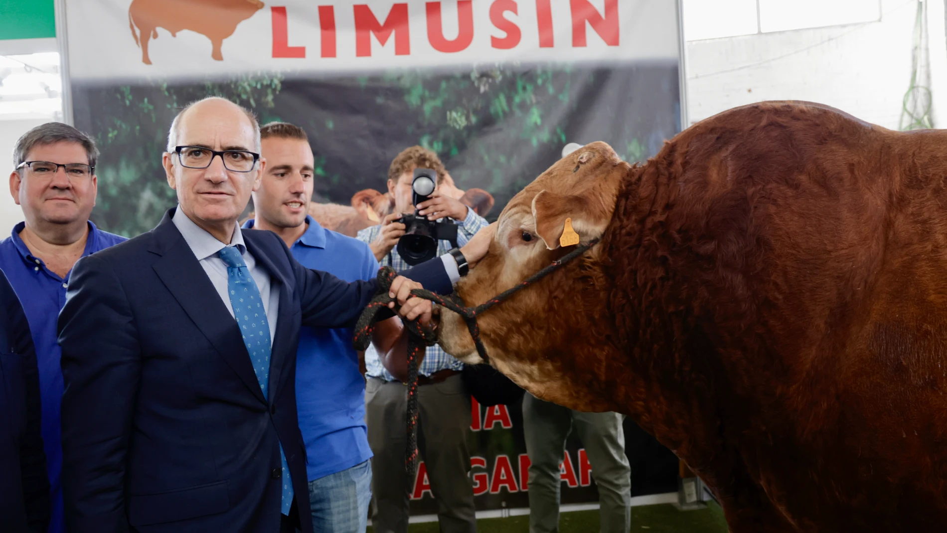 El presidente de la Diputación de Salamanca, Javier Iglesias, durante la inauguración de Salamaq