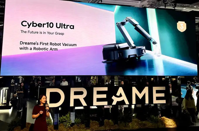 Del agua limpia al brazo biónico: Dreame sorprende en la IFA 2025 con cuatro robots aspiradores para el hogar Del agua limpia al brazo biónico: Dreame sorprende en la IFA 2025 con cuatro robots aspiradores para el hogar