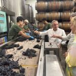 El conseller de Agricultura, Agua, Ganadería y Pesca, Miguel Barrachina, visita a la Cooperativa ‘La Viña’ en La Font de la Figuera (Valencia)