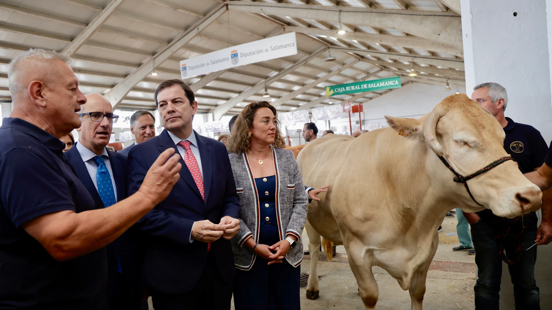 El presidente de Castilla y León, Alfonso Fernández Mañueco, inaugura "Salamaq 2025" junto a la consejera María Gonzáez Corral y el presidente de la Diputación de Salamanca, Javier Iglesias, organizadores de la cita