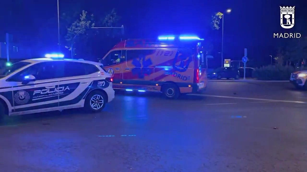 Un motorista en estado grave tras ser atropellado en Príncipe de Vergara por un taxi que se ha dado a la fuga