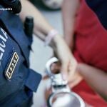 Sucesos.- Tres detenidos y 600 móviles incautados en un dispositivo de los Mossos en Mataró (Barcelona)