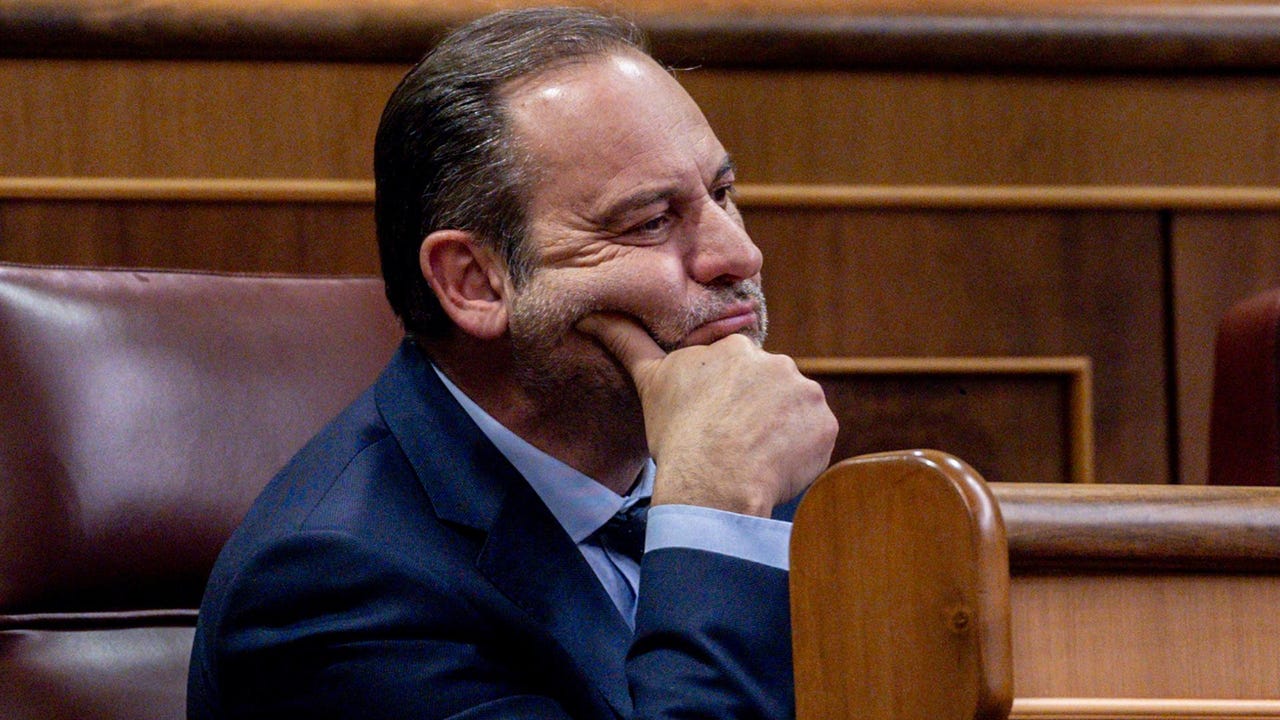 Un juzgado abre diligencias tras pedir Ábalos la no emisión de la entrevista a su exmujer