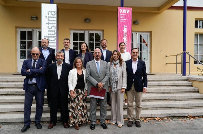 Foto de familia de los ponentes del seminario celebrado en la sede UIMP, en Santander