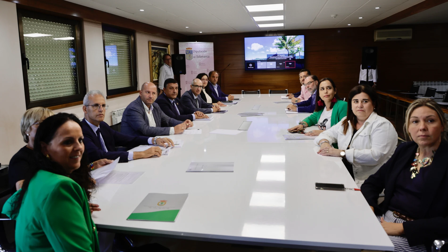 Reunión del Consejo de Gobierno de la Red de Entidades Locales Ganadero-Cárnica de la FEMP y a la Comisión de Agricultura, Ganadería, Gestión Forestal y Economía Rural de la FEMP, que preside el abulense Carlos García, y en la que ha participado el presidente de la Diputación de Salamanca, Javier Iglesias
