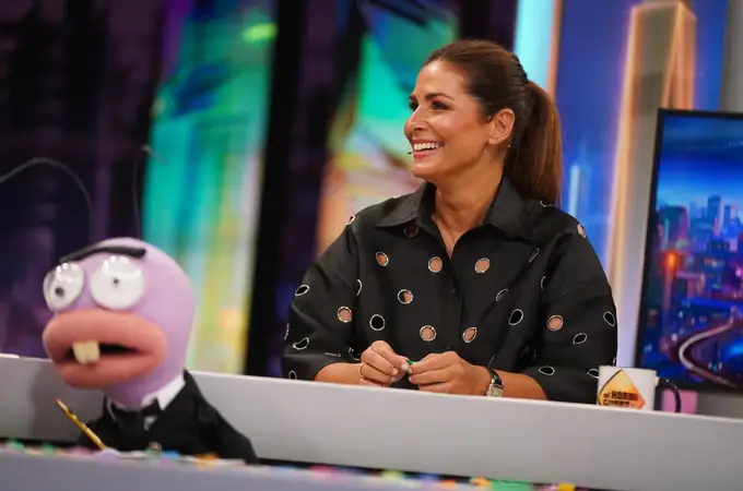 Nuria Roca se viste de rojo pasión para apoyar a su marido Juan del Val como Premio Planeta 2025 Nuria Roca se viste de rojo pasión para apoyar a su marido Juan del Val como Premio Planeta 2025