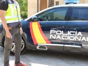 Sucesos.-AM.- Detenido un hombre tras posible crimen de violencia machista con una mujer muerta en Valdezorras (Sevilla)
