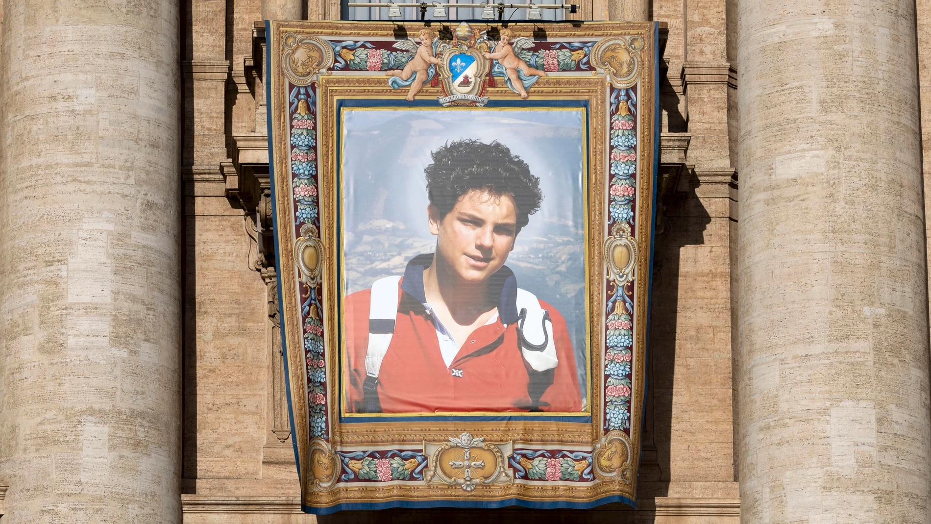 VATICAN (Vatican City State (Holy See)), 07/09/2025.- The portrait of Carlo Acutis in St. Peter's Square for the canonization of Carlo Acutis and Piergiorgio Frassati, at the Vatican, 07 September 2025. Carlo Acutis, an Italian teenager who died in 2006, will be canonized by Pope Leo XIV in a ceremony at the Vatican, becoming the first millennial saint. (Papa) EFE/EPA/MASSIMO PERCOSSI
