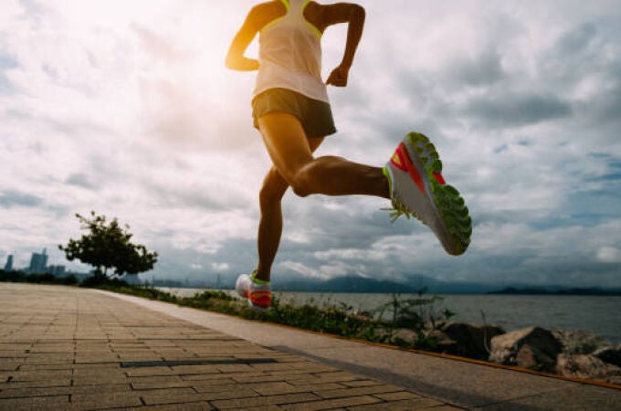 Correr, nadar o bicicleta: cuál es el mejor deporte para empezar de cero