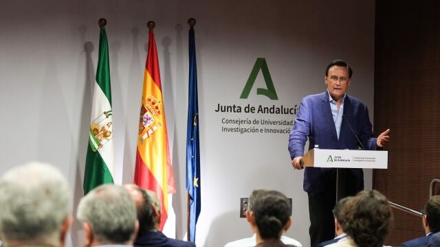 El consejero de Universidad, José Carlos Gómez Villamandos