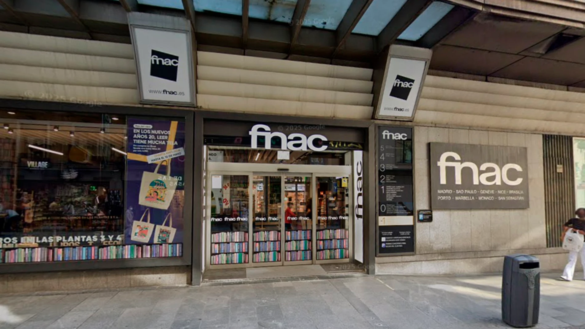 Puerta de FNAC Callao