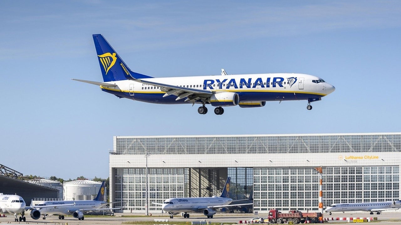 Los aeropuertos golpeados por los recortes de Ryanair pierden más de 55.000 viajeros en agosto