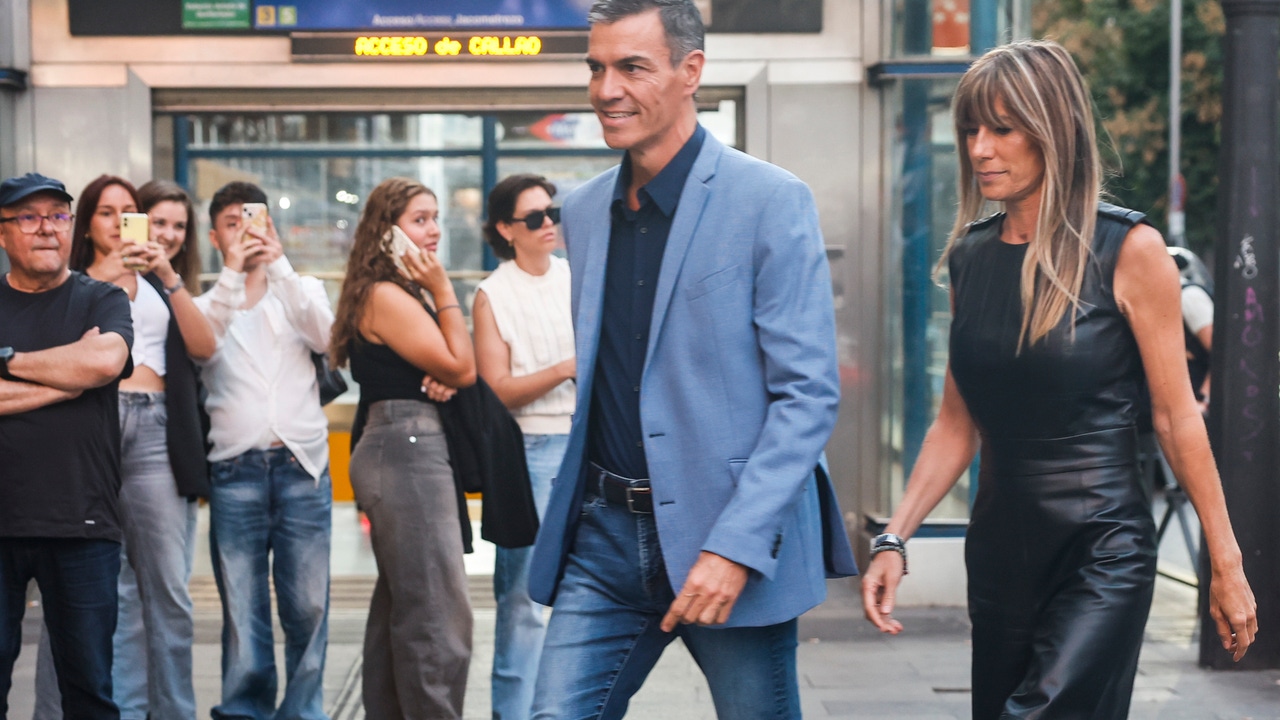 Begoña Gómez sorprende en Madrid con un look de cuero total y se convierte en la protagonista inesperada del estreno de Amenábar