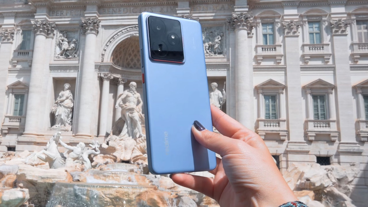 Gama alta a precio de gama media: este potente móvil realme con batería de 7.000 mAh y 6.000 nits es un chollo