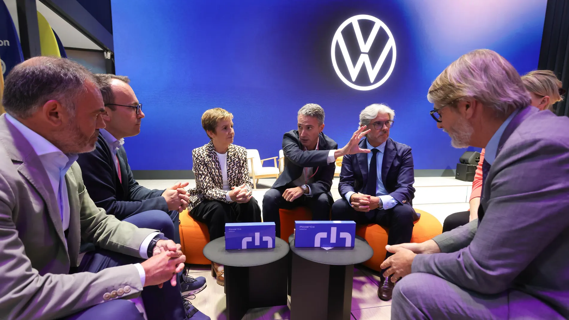 La Generalitat se reúne con Ford y Volkswagen en Múnich