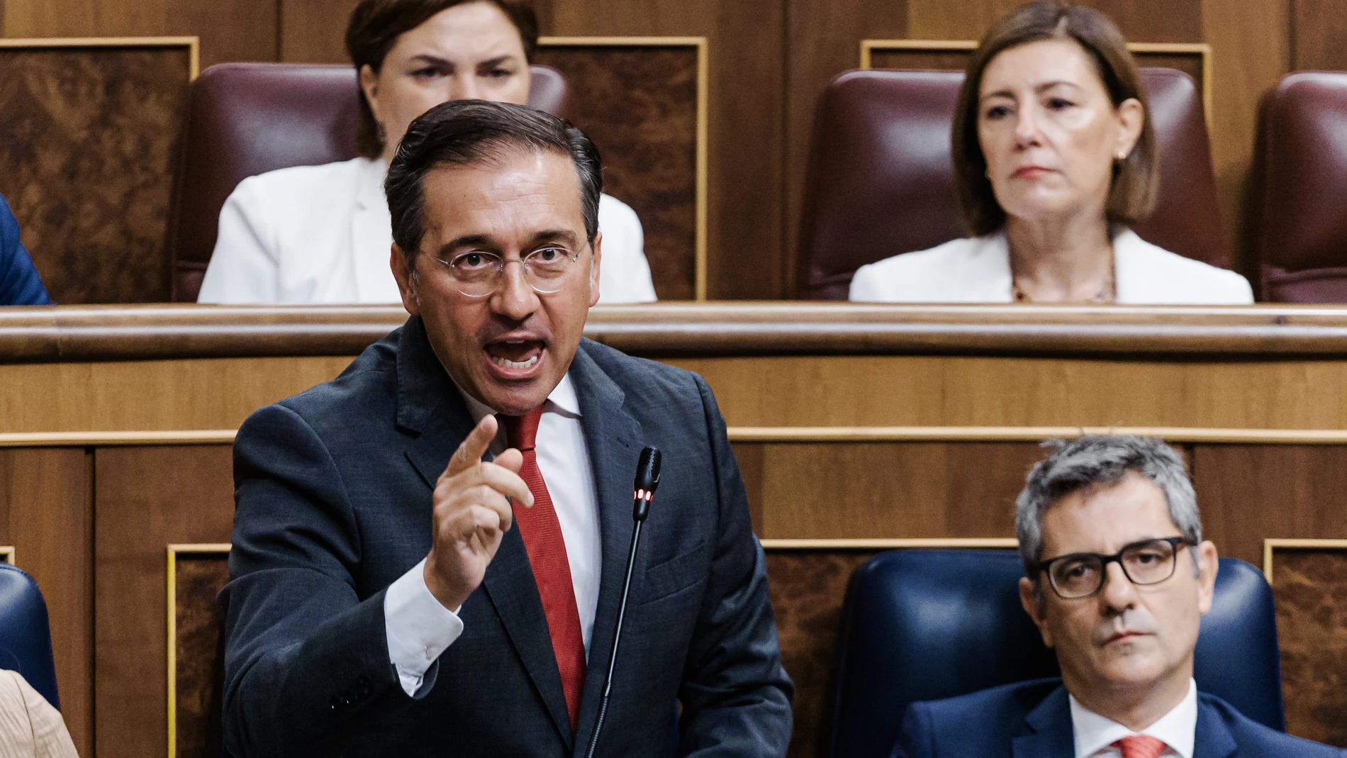 El ministro de Asuntos Exteriores, Unión Europea y Cooperación, José Manuel Albares, interviene durante un pleno en el Congreso de los Diputados, a 10 de septiembre de 2025, en Madrid (España). El Pleno del Congreso debate y vota las enmiendas de totalidad que PP, Vox y Junts han presentado para devolver al Gobierno el proyecto de reducción de la jornada laboral a 37,5 horas, formaciones que suman una mayoría absoluta más que suficiente para tumbar la norma. 10 SEPTIEMBRE 2025 Carlos Luján...