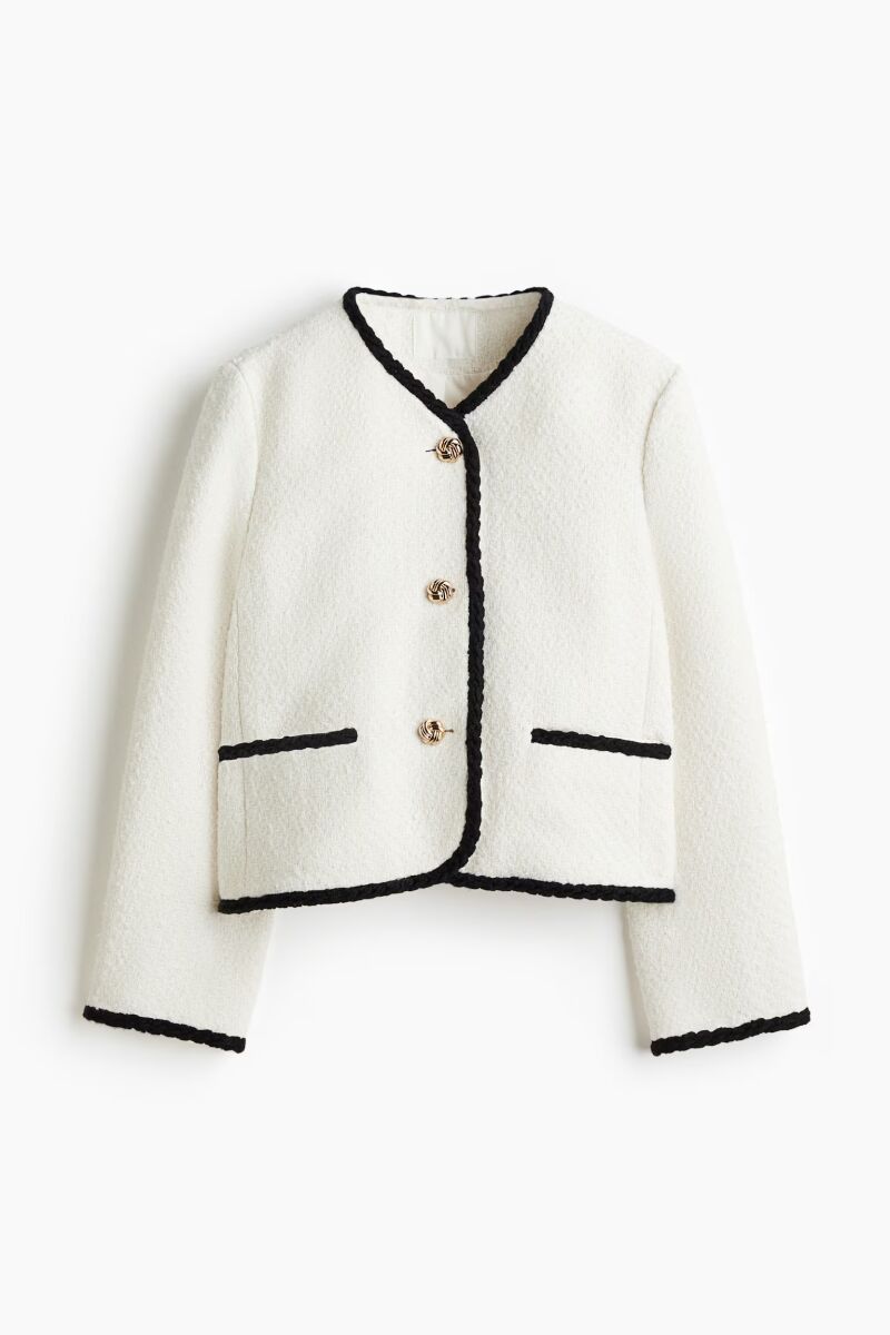 Chaqueta en bouclé blanco y negro.