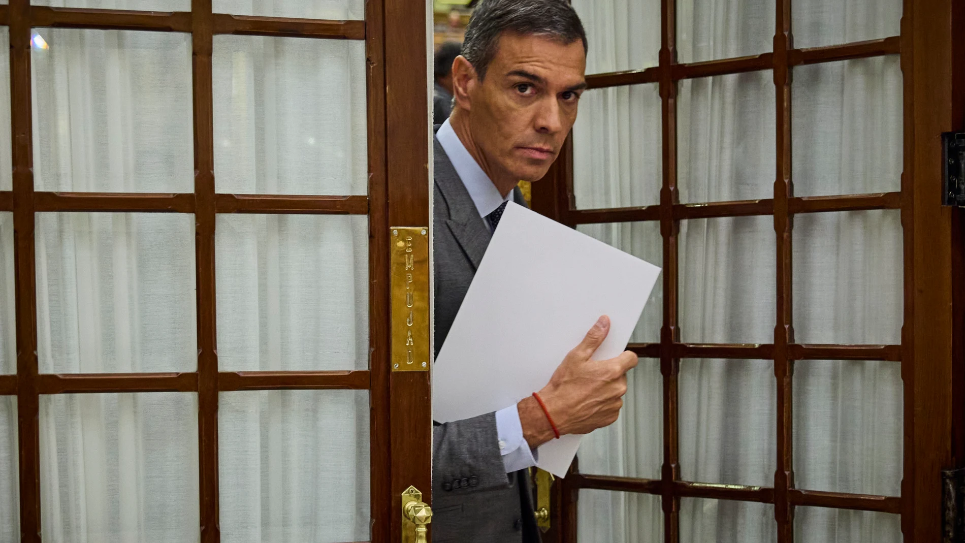 Sesión de control al Gobierno en el Congreso de los Diputados. Comparecen el presidente del Gobierno Pedro Sánchez, María Jesús Montero, Yolanda Díaz, Félix Bolaños, Fernando Grande-Marlaska, Oscar Puente. Asisten por el PP Alberto Nuñez Feijoo, Ester Muñoz, Miguel Tellado, por Vox Santiago Abascal, y Gabriel Rufian (ERC). © Alberto R. Roldán / Diario La Razón. 10 09 2025
