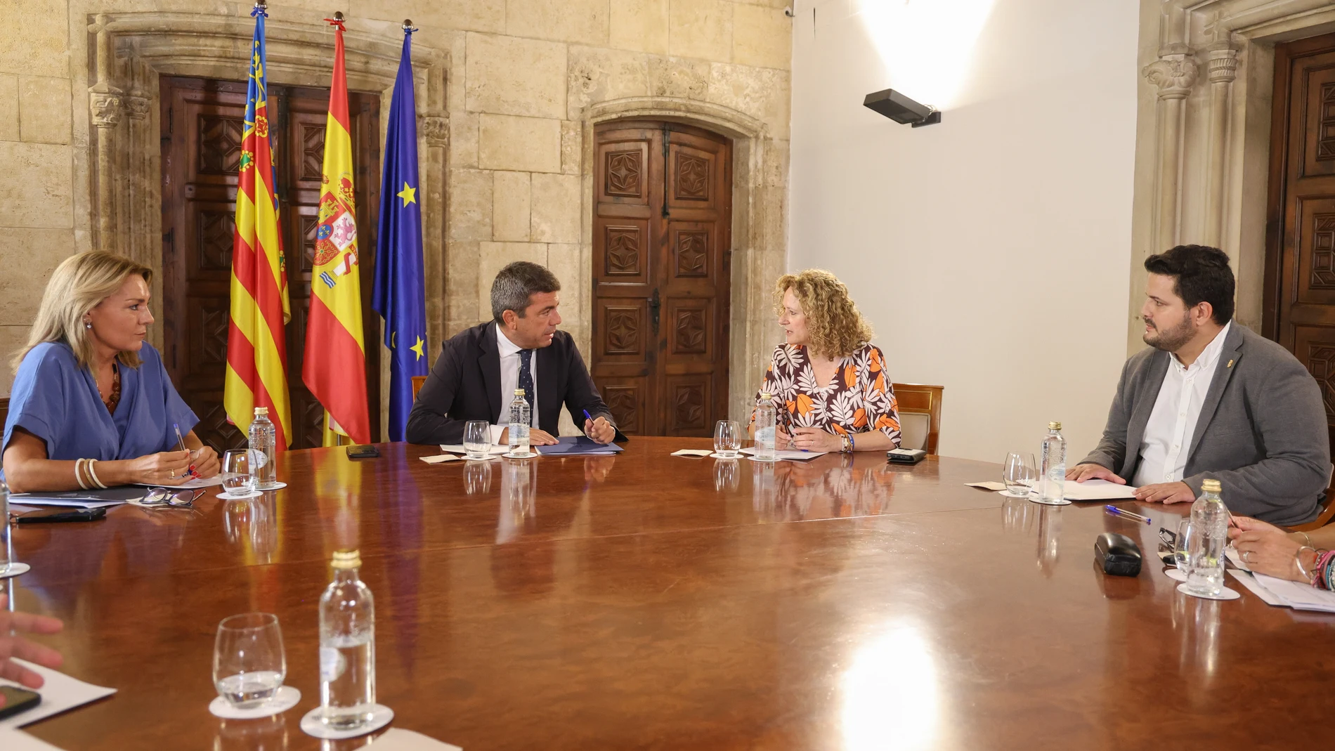 Mazón anuncia la construcción de 80 viviendas para afectados por la dana de Torrent y Albal