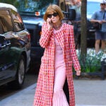 Anna Wintour con chaqueta bouclé.