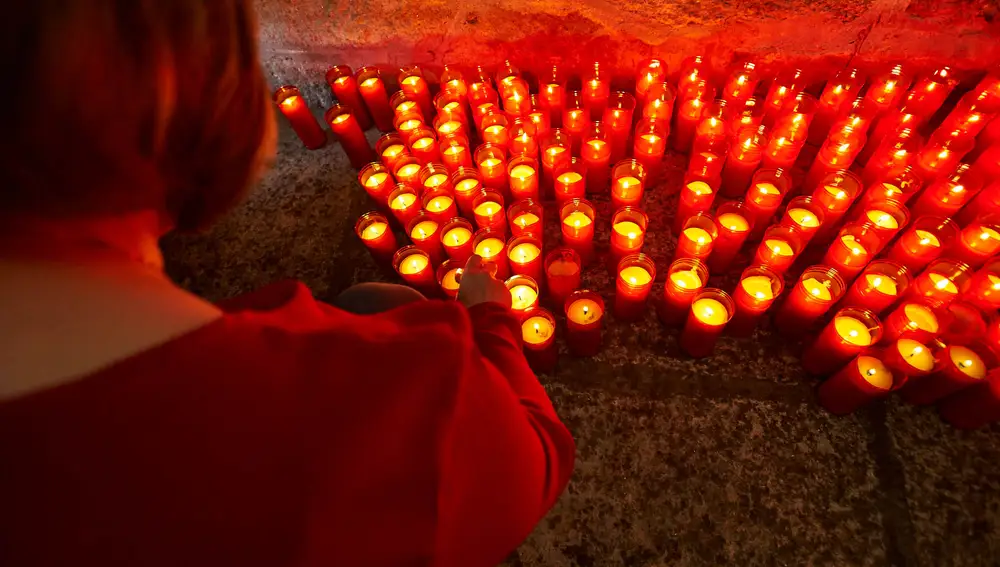 Velas ofrecidas a la Virgen de Guadalupe