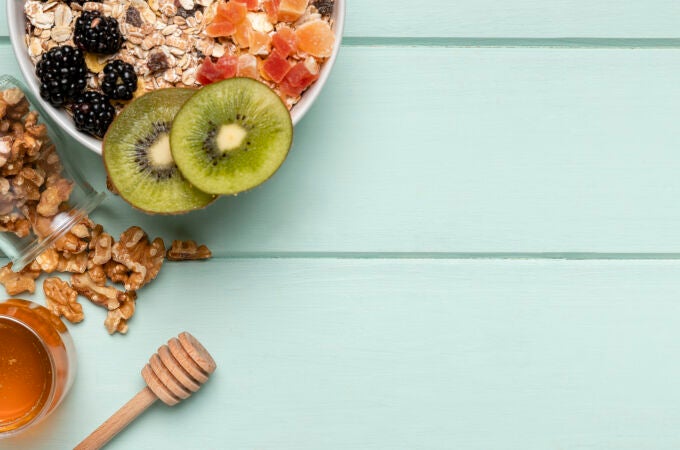 Un lácteo con frutos secos es un buen picoteo