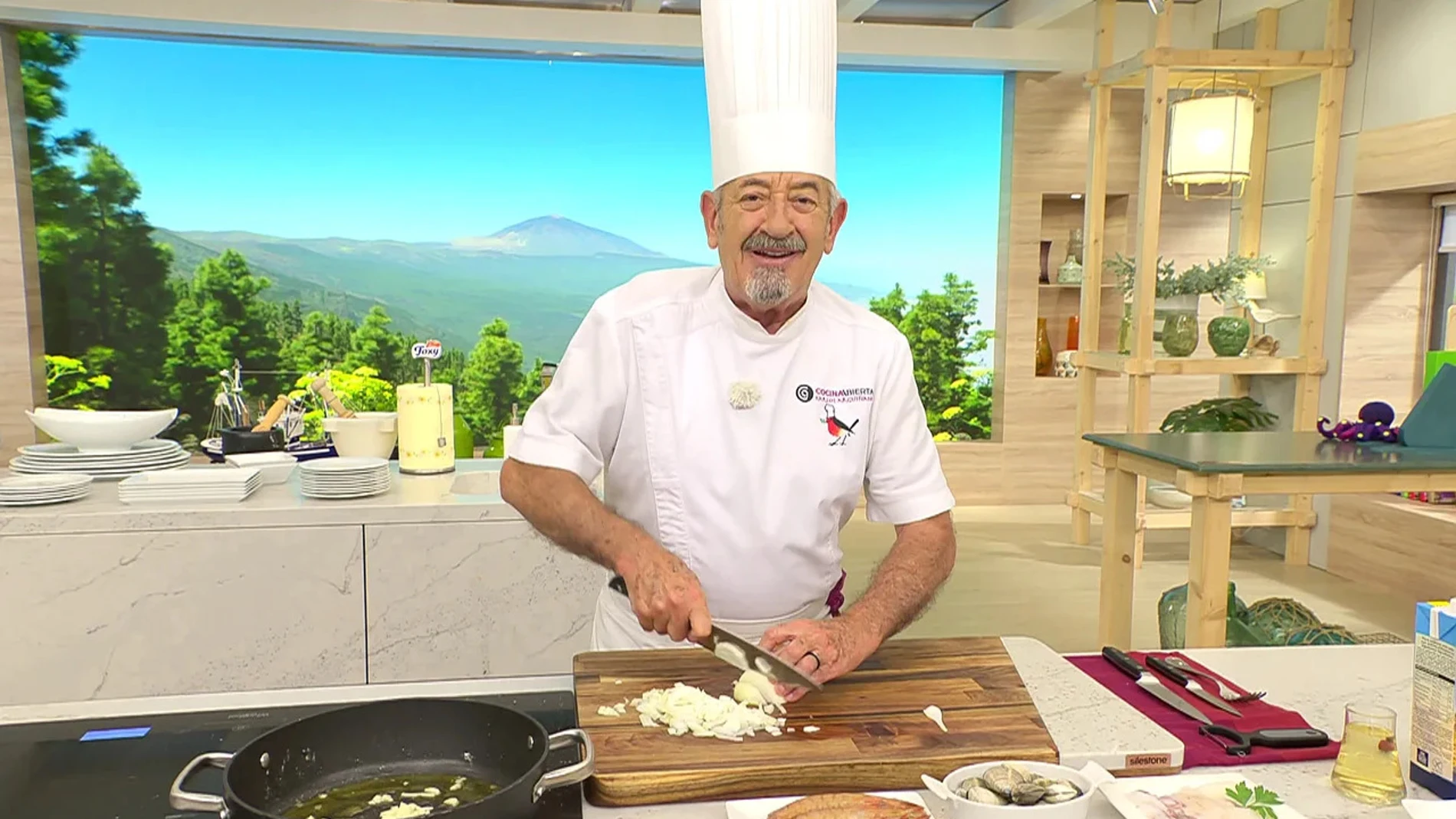 Karlos Arguiñano vuelve a los fogones con nuevas recetas en su programa ‘Cocina abierta’