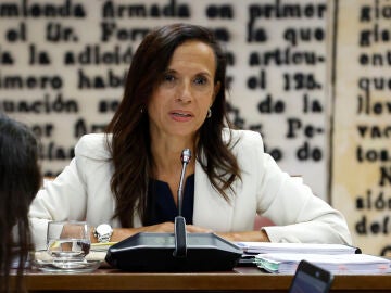 MADRID, 11/09/2025.- La presidenta de Redeia, Beatriz Corredor, comparece este jueves, a petici&oacute;n del PP, ante la comisi&oacute;n de Senado que estudia el apag&oacute;n peninsular del pasado 28 de abril para que explique lo que pudo llevar a que la Pen&iacute;nsula Ib&eacute;rica quedara a oscuras durante horas y qu&eacute; se ha hecho para que no vuelva a ocurrir. EFE/ J.J. Guill&eacute;n 