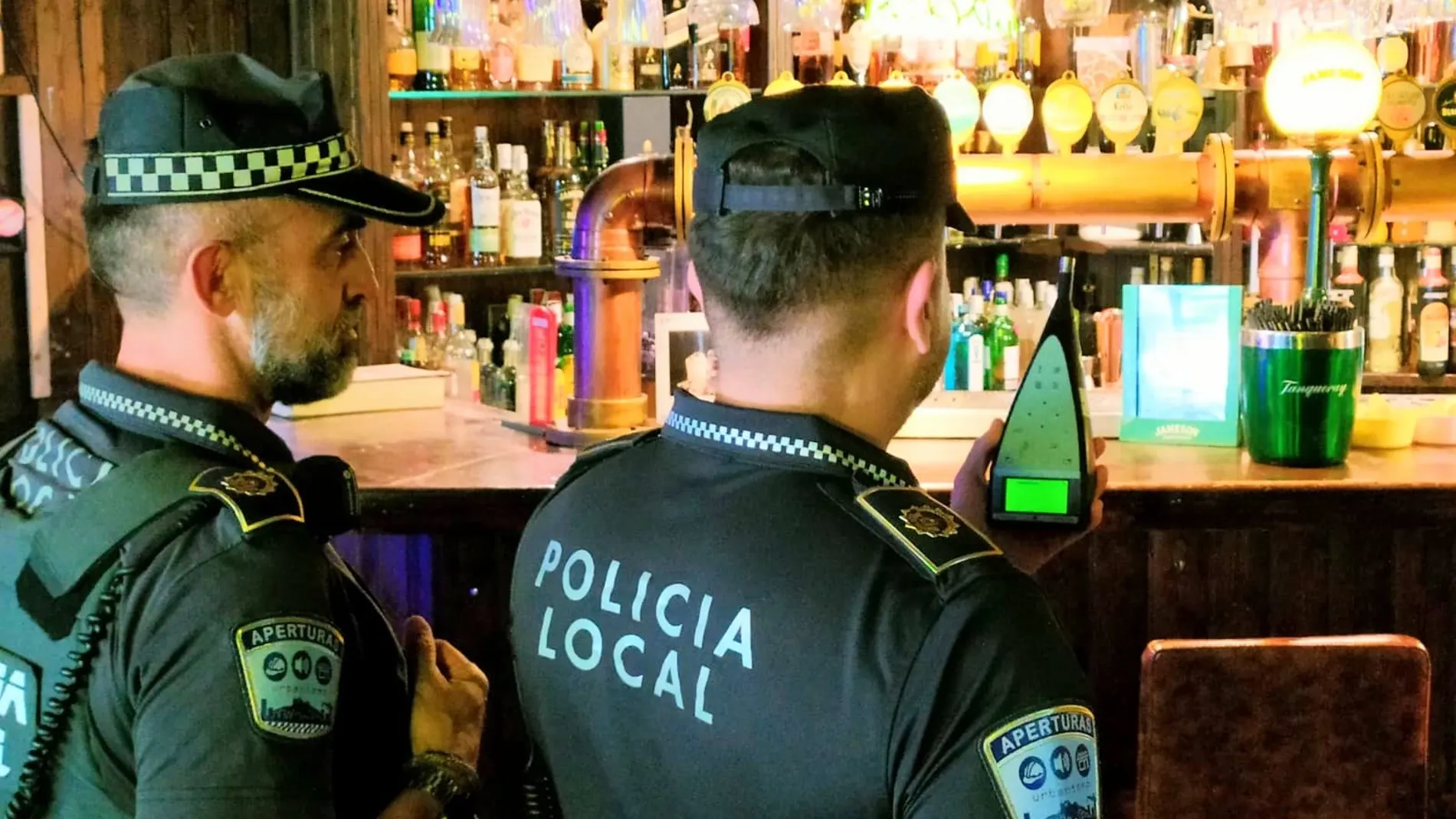 La Policía Local de Alicante controlará hasta el 30 de septiembre zonas de grandes afluencia de personas para que se respeten los límites del ruido de la legislación vigente