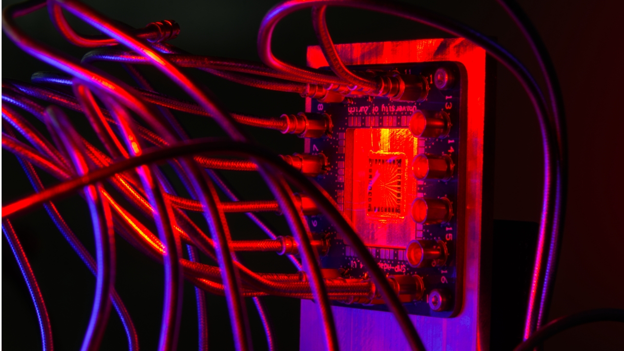 Construyen un detector que permitiría atrapar, por primera vez, materia oscura