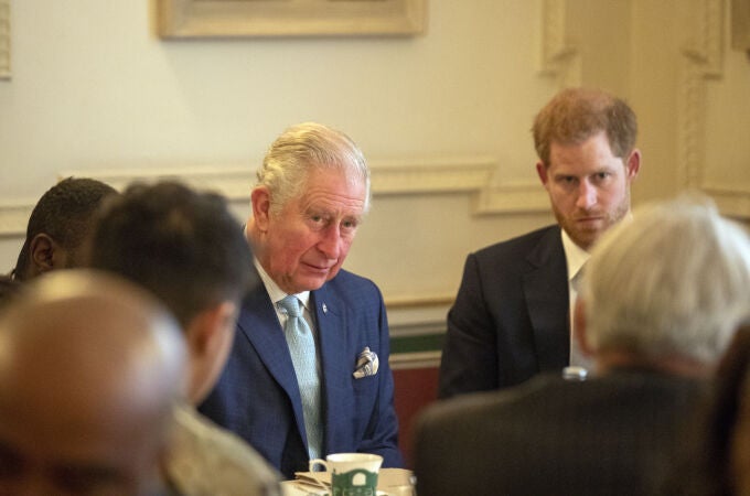 El Rey Carlos III y el príncipe Harry en una imagen tomada en 2018