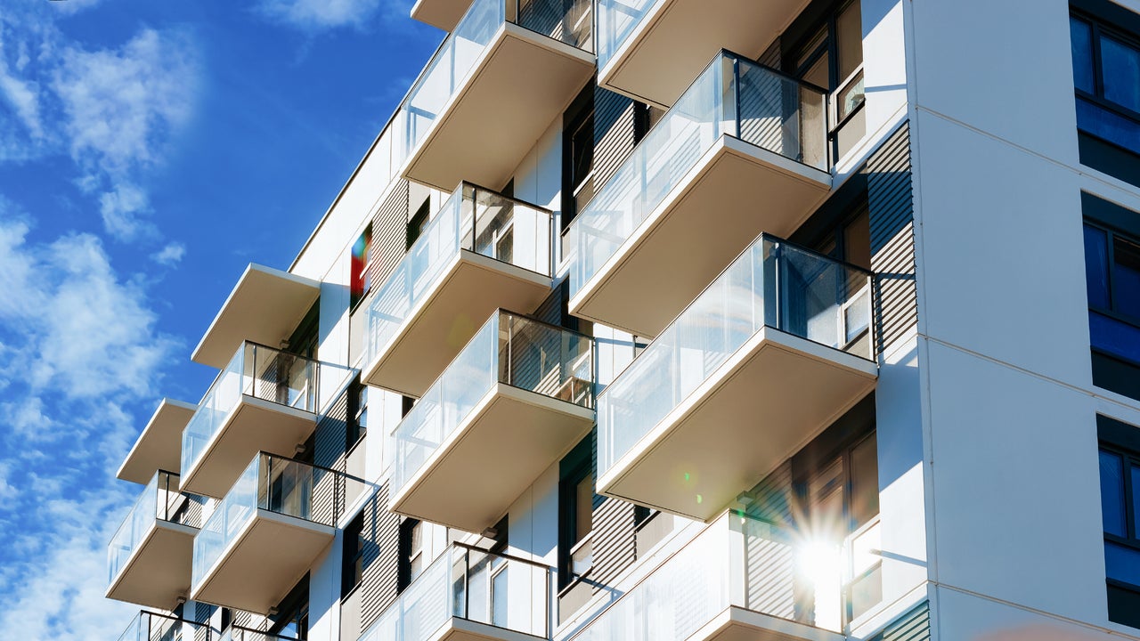 Vivienda "casi" gratis: SEPES lanzará un portal con 100.000 pisos de alquiler asequible en España
