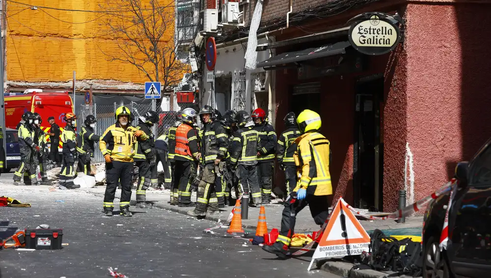 La fachada del establecimiento destrozada