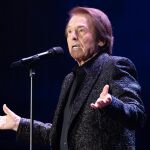 El cantante Raphael durante uno de sus conciertos